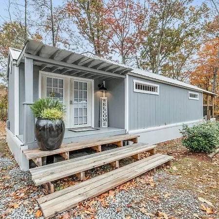 Cottage Core Farmstay @ The Tiny Home